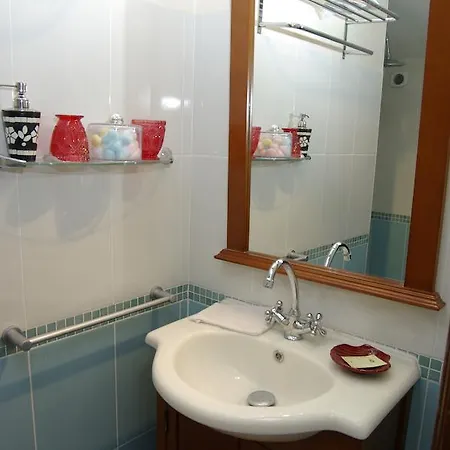 Chambres D'hotes Domaine Les Massiots 2*